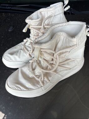 Nike Women's mid Casual lightweight boots